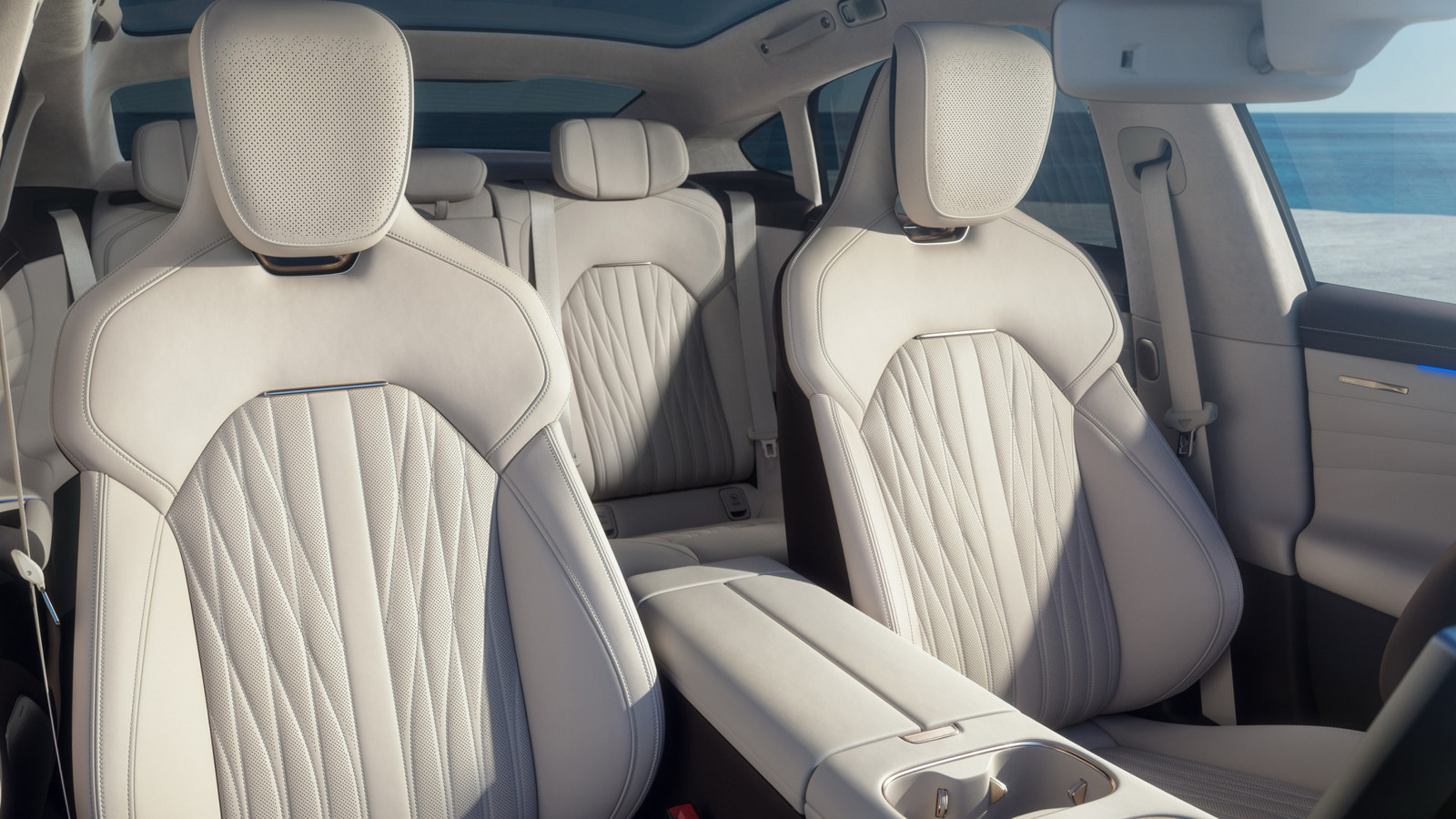 Official Xiaomi SU7 Cream Beige interior color reference; Xiaomi imagery uses the Max version as an example.