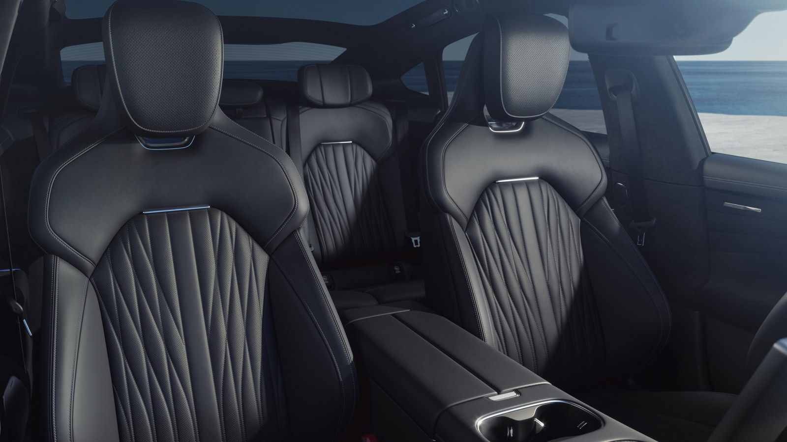 Official Xiaomi SU7 Midnight Black interior color reference; Xiaomi imagery uses the Max version as an example.